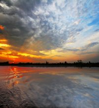 Sonnenuntergang vor einem Gewitter / ***