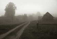 Nebel am Morgen in das Dorf / ***