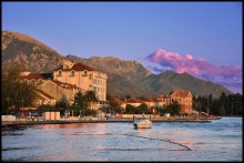 Tivat (Montenegro) / Tivat u ranim jutarnjim časovima. Tivat at early morning.