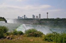 Niagara Falls / ***