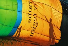 den Himmel berühren. / ***