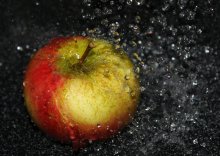 Apple / ***