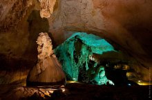 Weiße und schwarze speliologi / ***