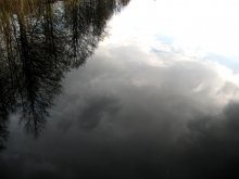 im Spiegel des Wassers ... / ***
