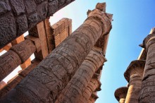 Säulen des Tempels von Karnak / ***