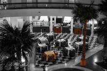 Hotel / ***