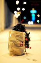 Weihnachtsmann bereitet Geschenke und legt sie in Ihre Tasche! :) / ***