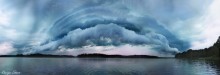 Der Himmel über dem Ladoga-See. / ***