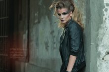 ... aus der Serie "1000 Volt" / photo: Boris Bushmin
models: Anna Tuchina
make-up: Lina Sokolova
hair: Ekaterina Divnogorskaya
assistant: Rostislav Rosickiy