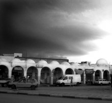 Ruhe vor dem Sturm - die Ruhe vor dem Sturm / Africa, Tunisia, gorad Kairouan