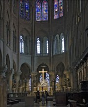 Das Innere der Kathedrale Notre-Dame in Paris / ***