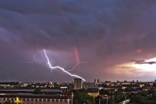 Gewitter und ein Regenbogen / ***