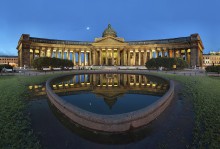Kazan Cathedral: a mirror in the morning / ***