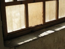 Auf der Treppe / ***