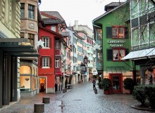 Wet / Lite rain on the streets of Zurich.