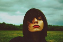 Laura / ***