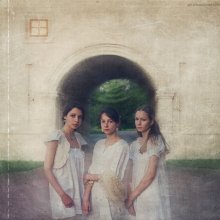 Drei Schwestern / http://www.art-photostories.com/