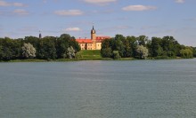 Pond, Schloss und Park / ***