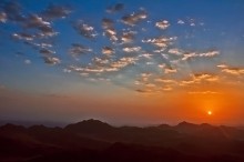 Sonnenaufgang auf dem Mosesberg / ***