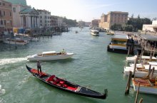 nahe dem Bahnhof in Venedig / ***