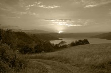 In den Abend auf der Donau / ***