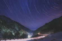 Night at the Big Almaty-Schlucht / ***