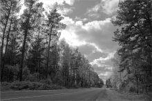 Auf der Straße mit den Wolken ... / ******