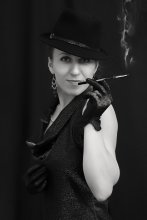 Zigarettenrauch / a lady with a cigar