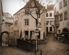 1,3m / Narrow streets of Luxembourg. 100 % not for driving )))