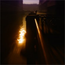 Reflexionen auf dem Wasser / ***