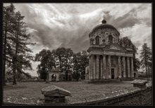 Karpaten. Kirche der Kreuzerhöhung / *********