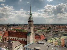 Kampf gegen die Uhr auf dem alten Turm / ***************