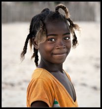Kinder von Madagaskar (1) / ***