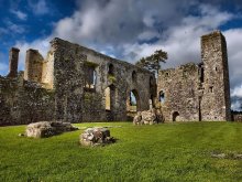 Die Wände ...... / ...Bective Abbey, river side...