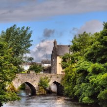 ...Trim Town Bridge... / ***