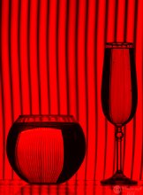 Red / ***