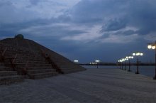 Über Abenddämmerung am Meer / ***