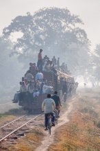 Der einzige Zug von Nepal / ***