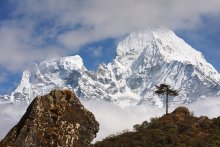 Tamserku Berg auf dem Weg zum Everest. Nepal / ***