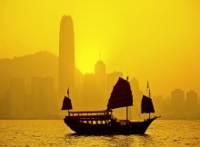 Sonnenuntergang über Hong Kong / ***