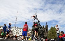 Heute ist ein Feiertag der Kinder ... / ***
