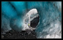 Ice Tunnel Island ... / ***