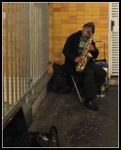 Sax in der Pariser Metro .. / ***