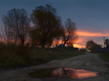 Das Dorf erwacht. / ***