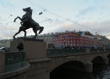 Anitschkow-Brücke / ***