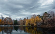 Die Wolken gehen Stirnrunzeln ... / ***