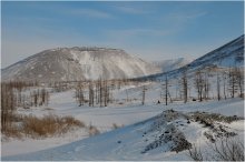 Auf dem Schnee, ist die kleine / ***