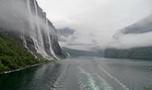 Geirangerfjord. Wasserfall &quot;Sieben Schwestern&quot;. Norwegen / ***