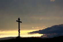 und das Kreuz steht für sich allein ... / ...