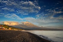 Black Beach / ***